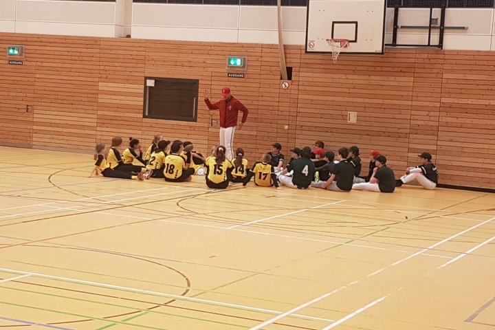 Baseball Auswahltrainer Clemens Cichocki war zu Gast in Hilden